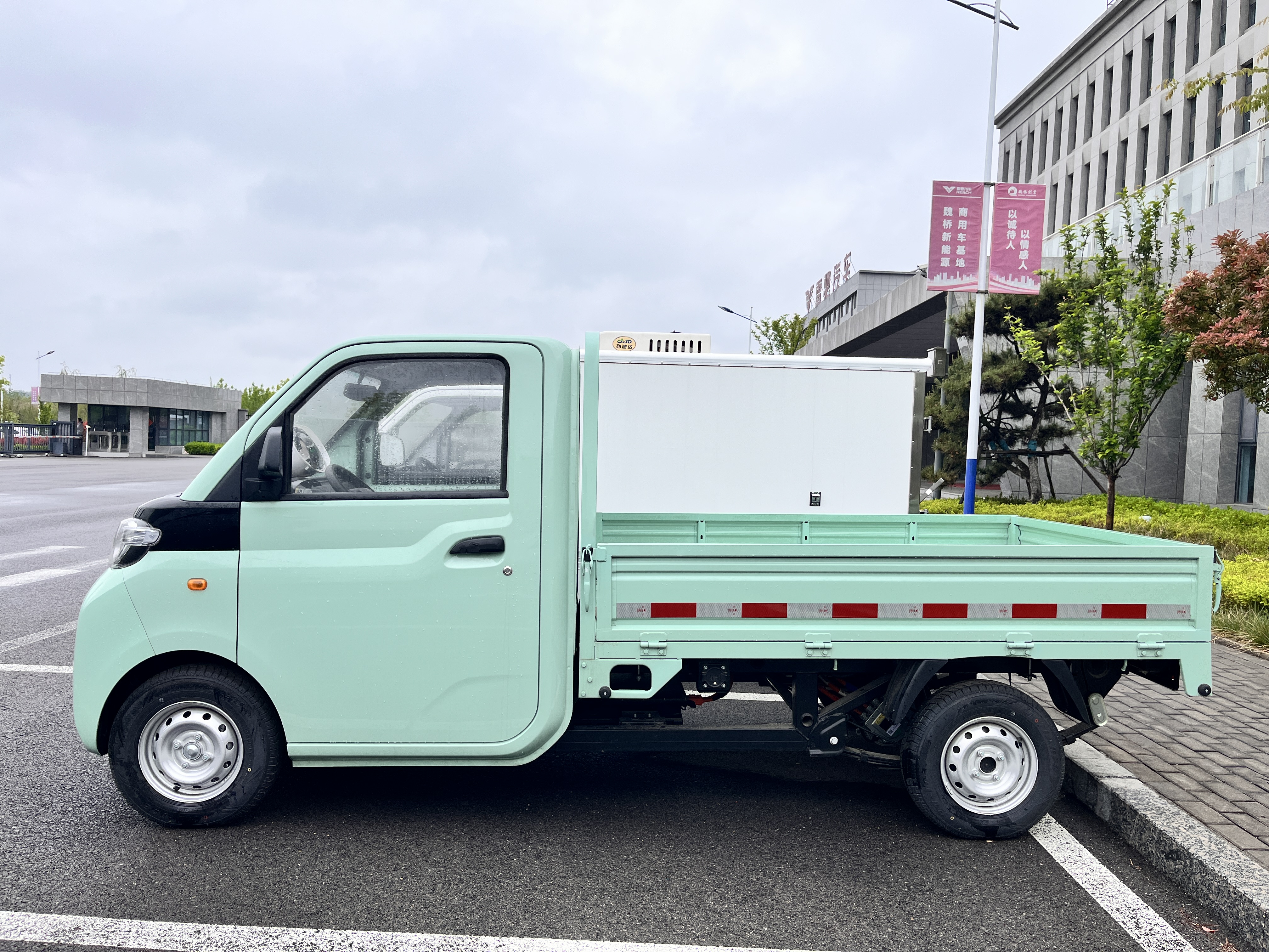卡车及电动卡车